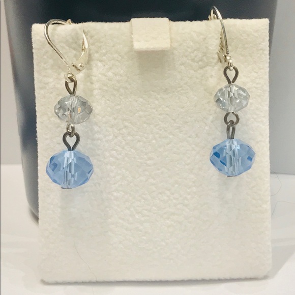 🆕 Croft & Barrow Blue and Silver Beaded Earrings - Picture 2 of 5